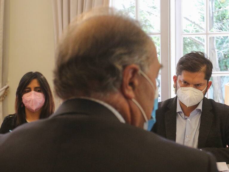 Sutil criticó falta de actualización del programa de gobierno de Boric