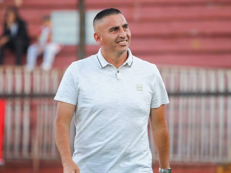 Sumando experiencia: Jaime García está en España y visitó el entrenamiento del Real Betis