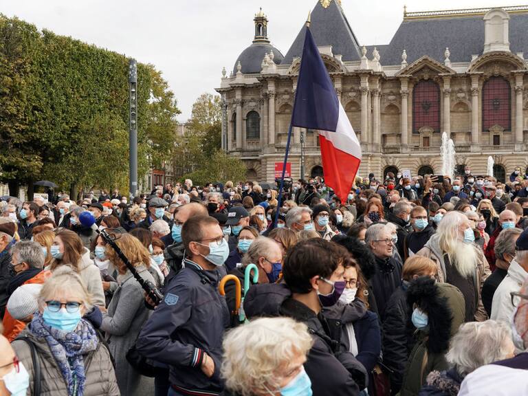 Francia homenajea a Samuel Paty