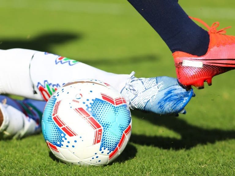03 DE ENERO DE 2021/SANTIAGOJugadores disputan la pelota, durante el partido valido por vigsimo sptima fecha del Campeonato Nacional AFP PlanVital 2020, entre Universidad de Chile y Universidad de Concepcin, disputado en el Estadio Nacional.
FOTO: SEBASTIAN ORIA/AGENCIAUNO