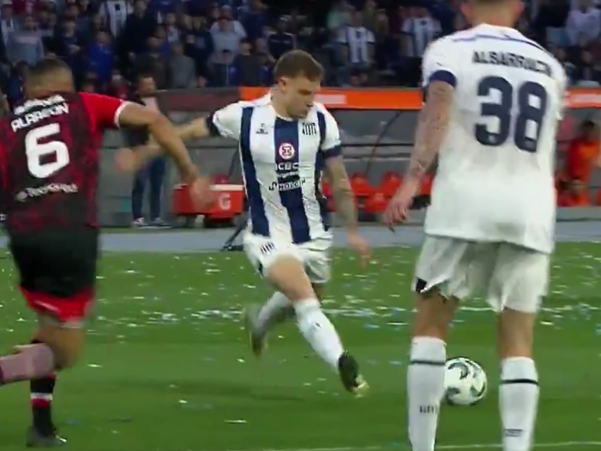 Entró y convirtió: Bruno Barticciotto se luce con un golazo en el clásico entre Talleres e Instituto de Córdoba