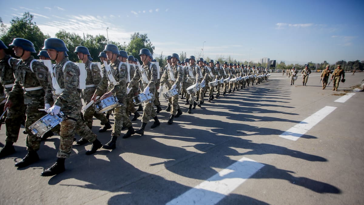 Dos diputados desfilarán en la Parada Militar 2026 como reservistas del Ejército: “Me honra profundamente”