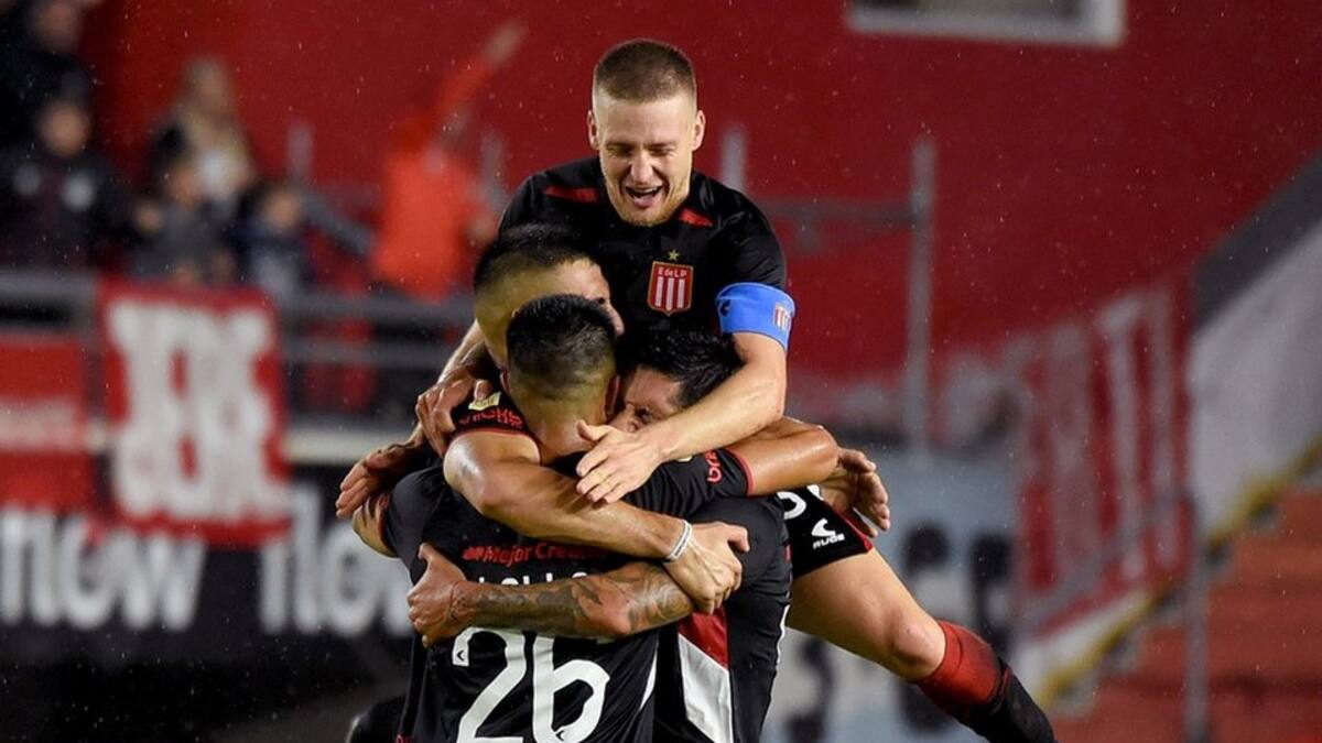 Estudiantes terminó derrotando a Boca en duelo suspendido por situación de Javier Altamirano