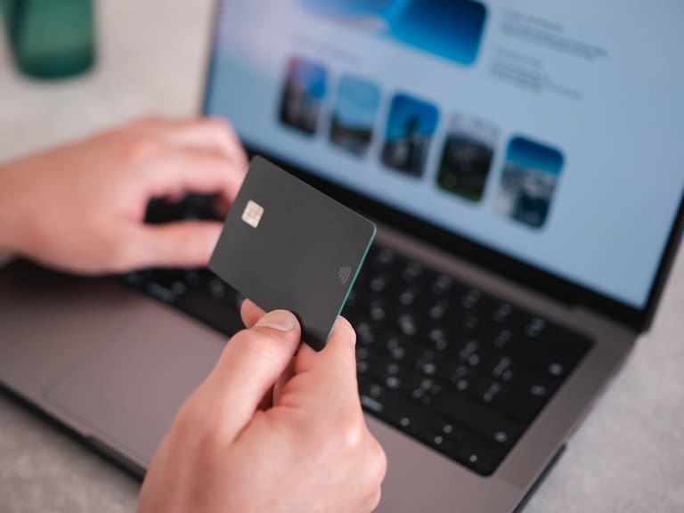 Sernac detecta dos sitios falsos que suplantan a conocidas empresas