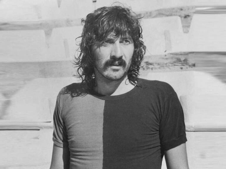 Leyenda del fútbol argentino, Trinche Carlovich, falleció tras ser asaltado en Rosario