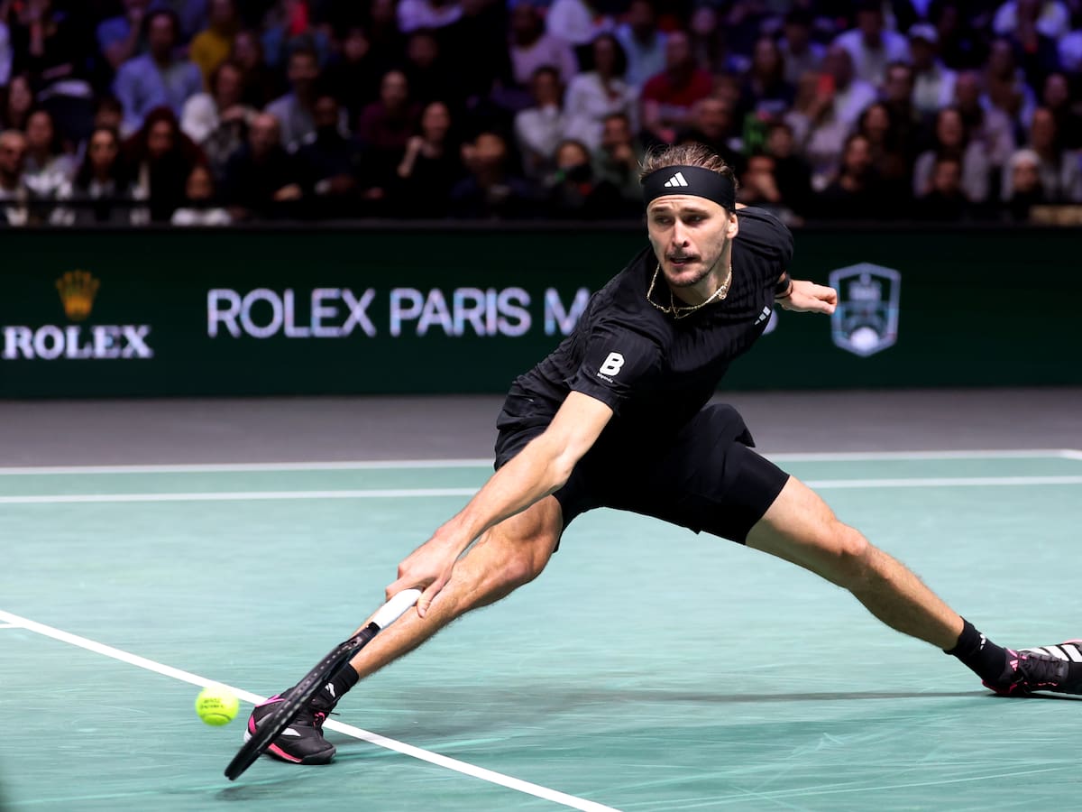Zverev supera una dura torcedura y dos match points para seguir en carrera por el título de París-Bercy: así quedaron las semifinales