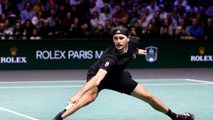Zverev supera una dura torcedura y dos match points para seguir en carrera por el título de París-Bercy: así quedaron las semifinales