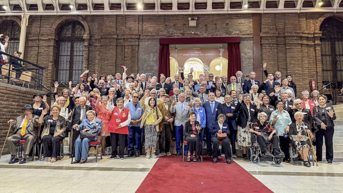 ¿Quién merece estar? Invitan a nominar a chilenos que destacan después de los 75 años: 100 Líderes Mayores 2026