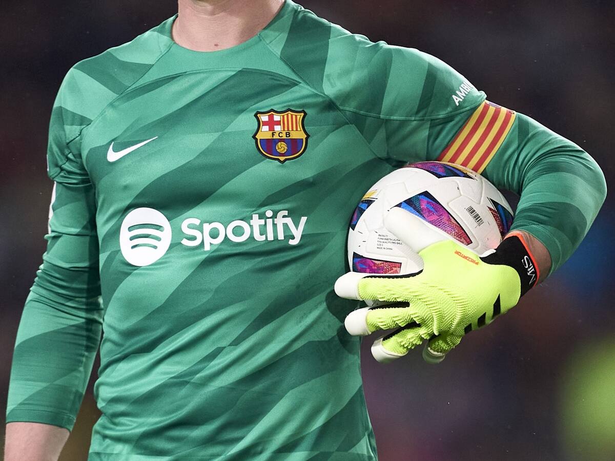 Descartan a Claudio Bravo: en España revelan al arquero que eligió Barcelona para reemplazar al lesionado Ter Stegen