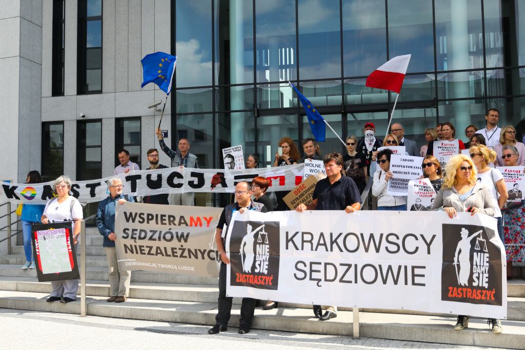 Jueces, fiscales y abogados apoyan la independencia judicial en Cracovia