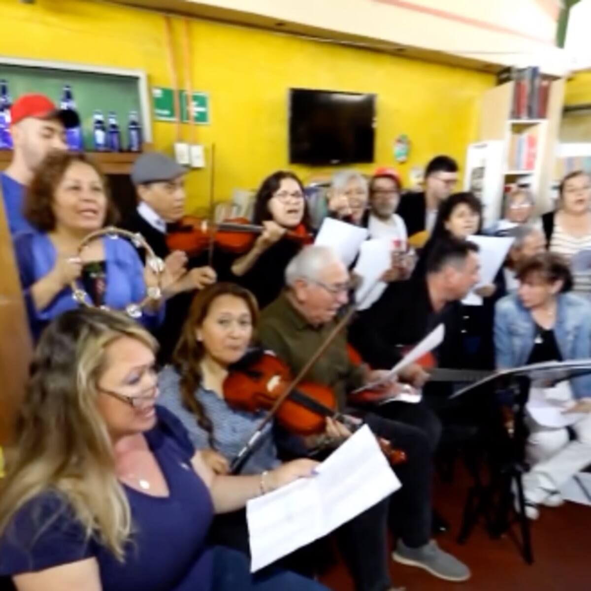 ¡31 Minutos en todos lados! Orquesta del Adulto Mayor de La Granja sacó aplausos con versión de “Mi muñeca me habló”