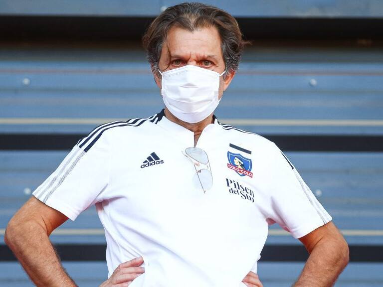 17 DE FEBRERO DE 2021/TALCAEl Presidente de Blanco y Negro, Anibal Mosa, celebra junto a Harold Mayne-Nicholls y Daniel Moron el termino del partido, durante el partido del descenso del Campeonato Nacional AFP PlanVital 2020, entre Colo Colo vs Universidad de Concepcion, disputado en el Estadio Fiscal de Talca.
FOTO: SEBASTIAN ORIA/AGENCIAUNO