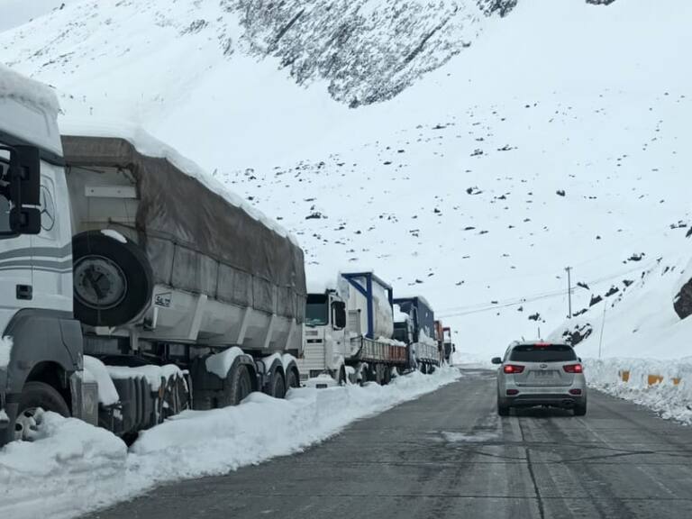 Cierran paso fronterizo Los Libertadores de manera preventiva por pronóstico de nevadas