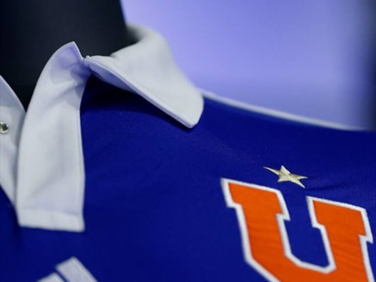 Universidad de Chile avanza en acuerdo con nuevo auspiciador para su camiseta