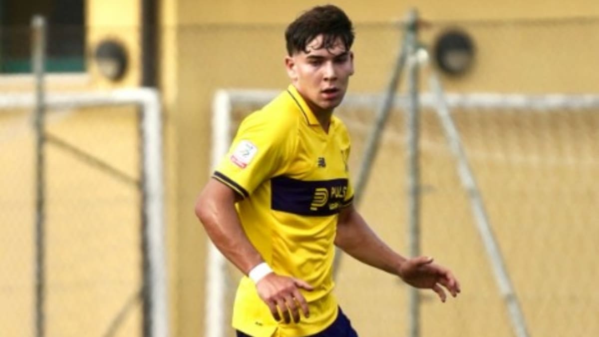 Tiene 16 años, dejó su club como jugador libre y hoy ya tiene su primera citación en Italia