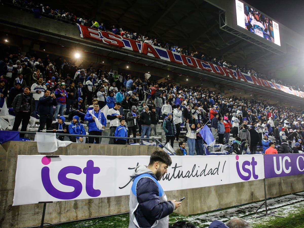 “Volvió la foto”: la íntima celebración de la UC en su nuevo Claro Arena