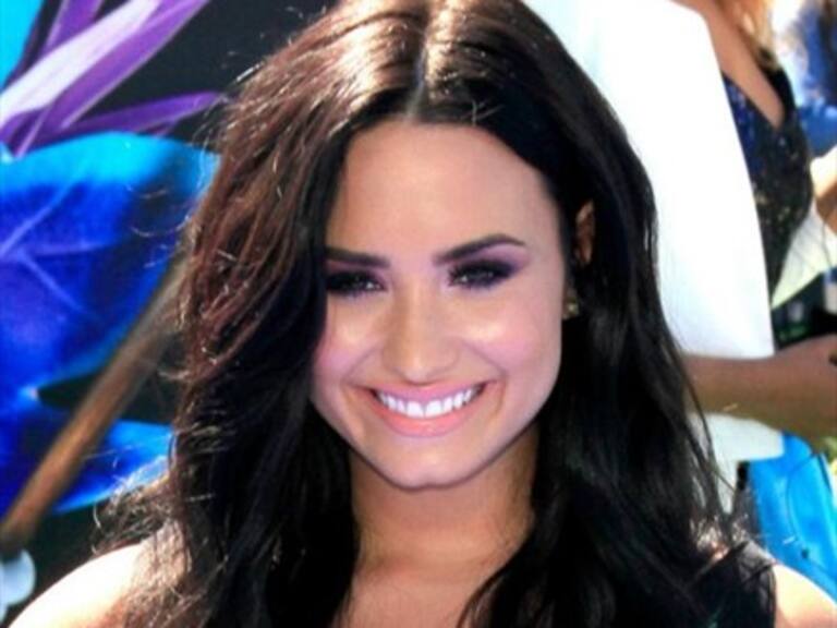 Demi Lovato fue fotografiada con «unos kilos demás» y se llenó de crueles comentarios