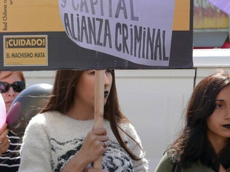 Investigan posible femicidio y posterior suicidio en edificio de Ñuñoa