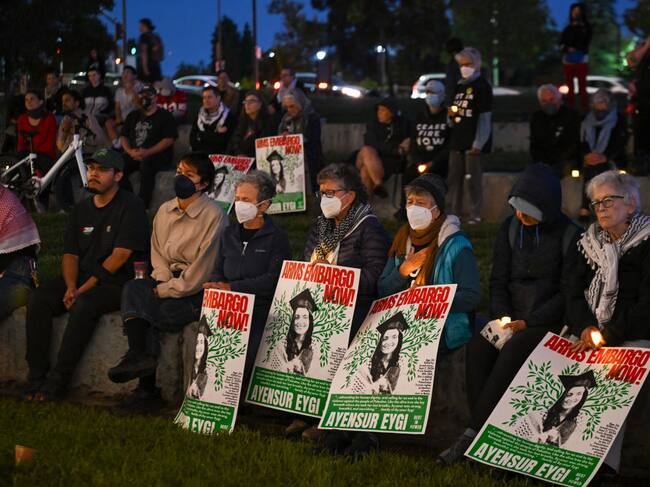 OAKLAND, CALIFORNIA - SEPTEMBER 9: Crowds are gathered at Lake Merritt to commemorate Aysenur Ezgi Eygi and to protest Israel, in Oakland, California, United States on September 9, 2024 after 26 years old Turkish-American woman Aysenur Ezgi who was killed by Israeli soldiers in Nablus, as she was standing in solidarity with the Palestinian people. (Photo by Tayfun Coskun/Anadolu via Getty Images)