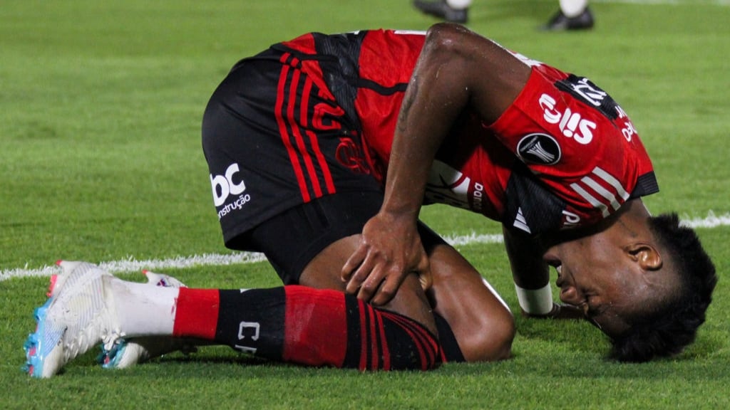 El duro recibimiento al plantel de Flamengo tras quedar eliminados de Copa Libertadores