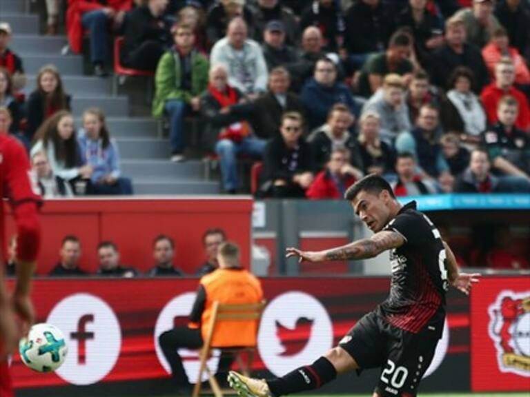 «Guerrero silencioso»: El nuevo apodo de la prensa alemana para Charles Aránguiz