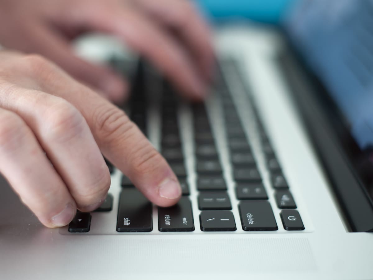 Ciberseguridad en Chile: experto asegura que en nuestro país «no tenemos educación digital»