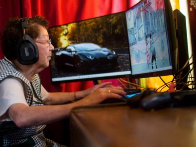 Mujer chilena de 81 años arrasa jugando Free Fire: juego la reconoció como una “figura influyente”