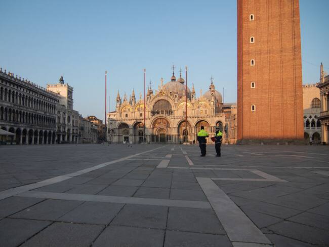 Las calles vacías en la turística ciudad de Venecia en Italia