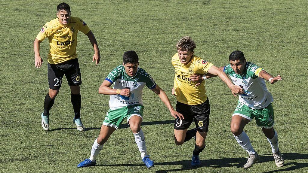 26 DE ABRIL DE 2021/PUERTO MONTTPartido valido por la fecha 3 del Campeonato Nacional de Primera B 2021, entre Puerto Montt vs San Luis , disputado en el Estadio Chinquihue.
FOTO: /AGENCIAUNO