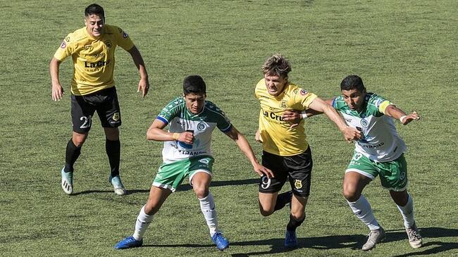 26 DE ABRIL DE 2021/PUERTO MONTTPartido valido por la fecha 3 del Campeonato Nacional de Primera B 2021, entre Puerto Montt vs San Luis , disputado en el Estadio Chinquihue.
FOTO: /AGENCIAUNO