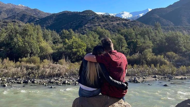 Reportan supuesto quiebre de conocida pareja de la farándula chilena tras 8 años de relación: “¡Se acabó!”