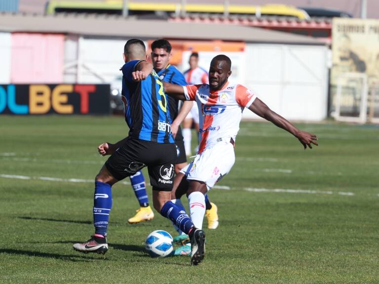 Tras polémica secuencia de penales, Cobresal se impuso a Huachipato en El Salvador