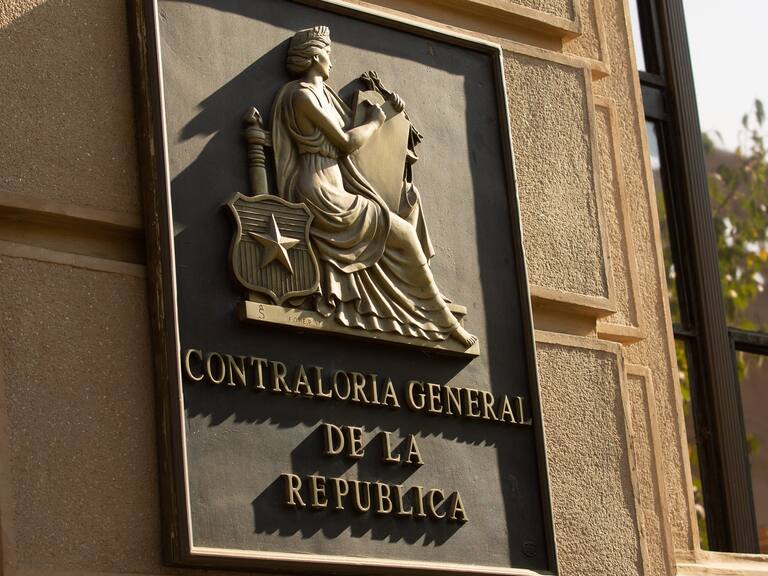 Contraloría abrió sumario por eventuales irregularidades en compra de cámaras corporales de Carabineros durante gestión de Martorell