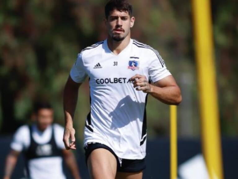 Matías de los Santos se perfila como titular en la zaga de Colo Colo