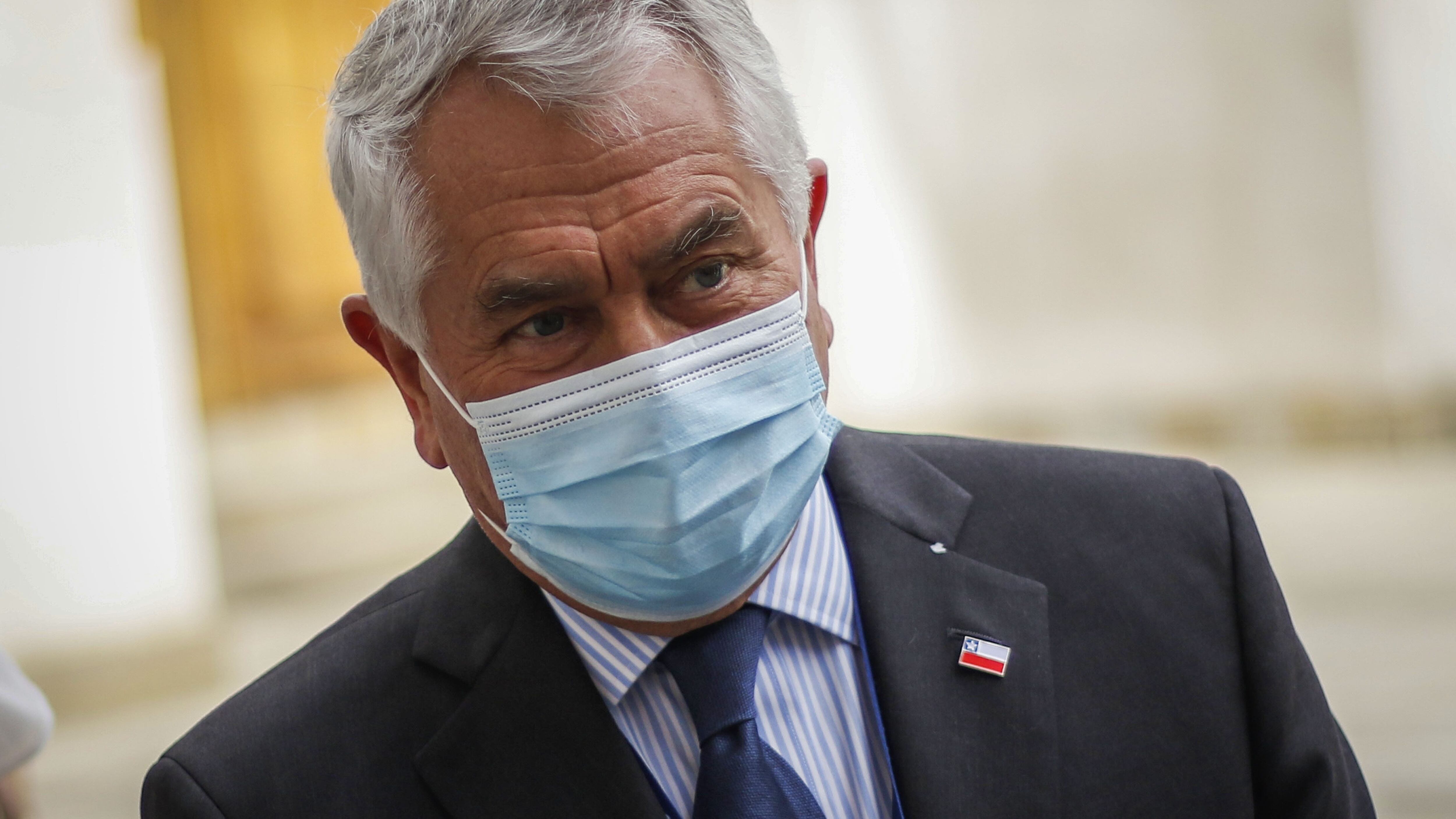 Ministro de Salud pidió disculpas al Colegio Médico