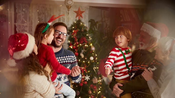 Por qué las canciones navideñas son tan emocionales y qué conexión tienen con el cerebro, según estudio
