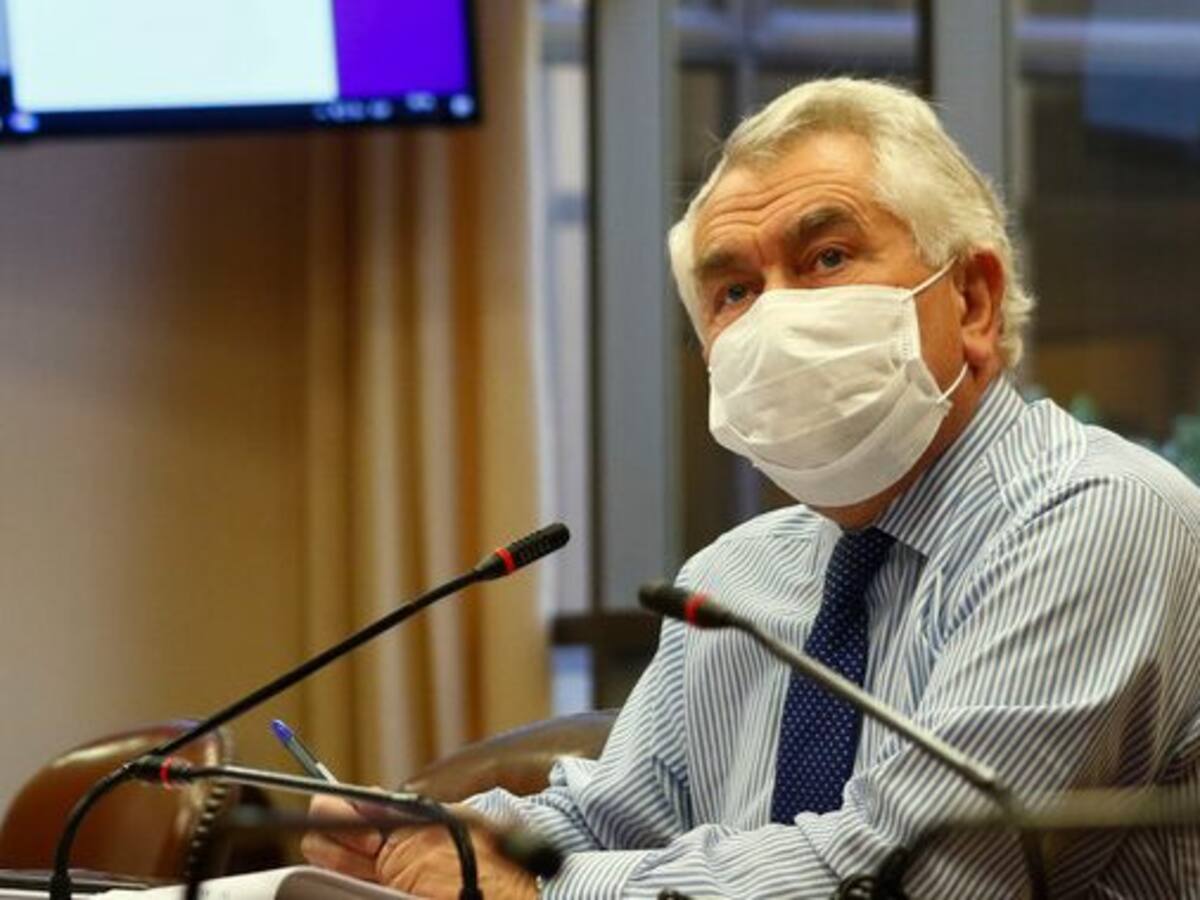 Minister Paris said that increased numbers of Covid-19 cases are «alarming» and asked «to prevent hospitals from collapsing»