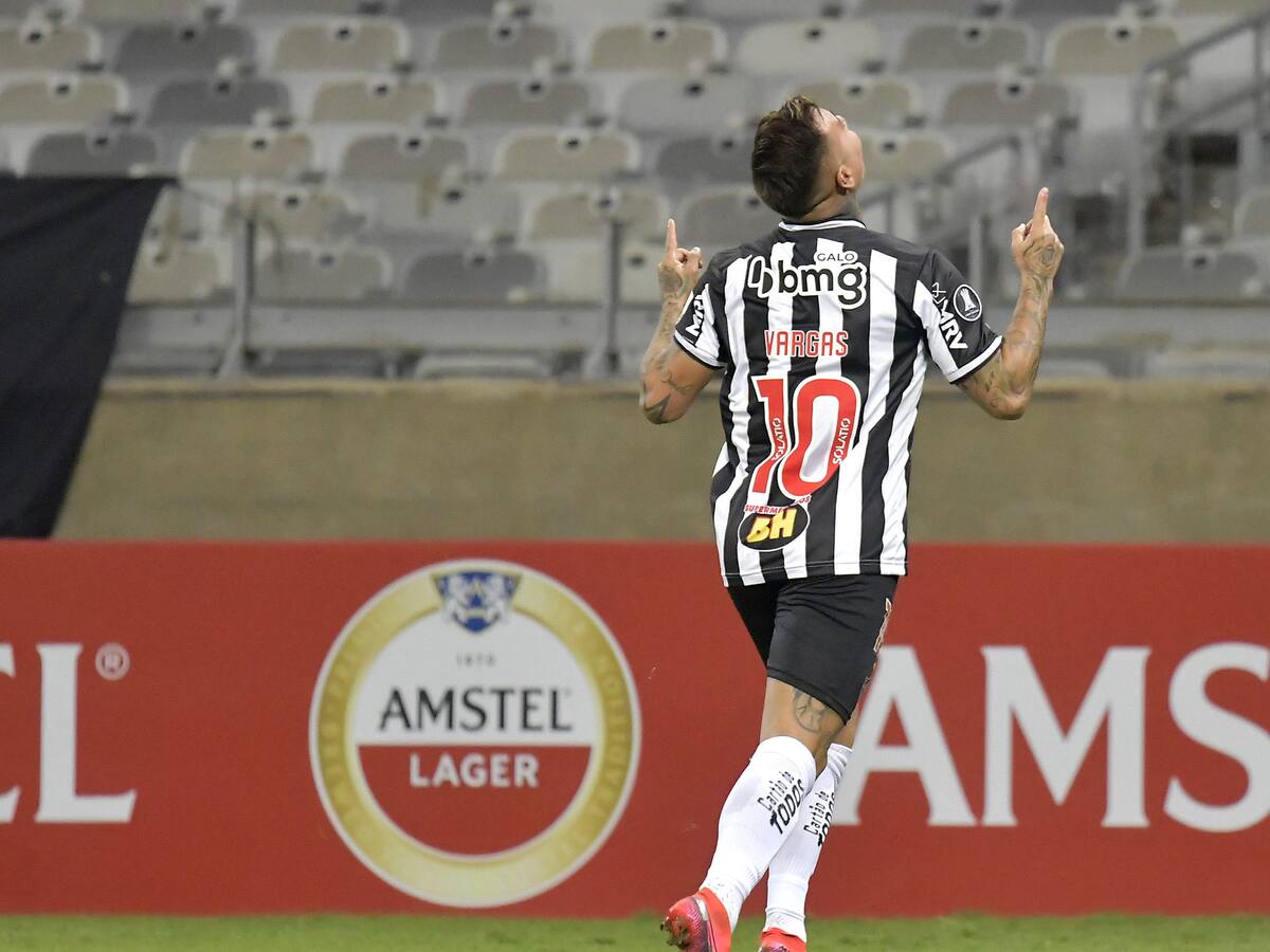 Eduardo Vargas anotó un golazo: Atlético Mineiro vapuleó a Cerro Porteño en Copa Libertadores