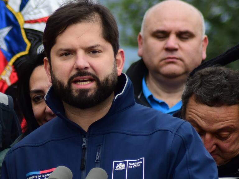 Presidente Boric reconoce que La Moneda se enteró del «caso convenios» antes que fuera público