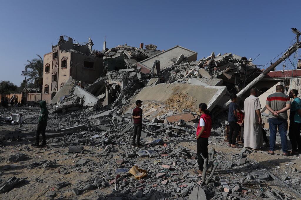 Israel anuncia posible negociación de “alto al fuego” mientras continúa bombardeo en Rafah