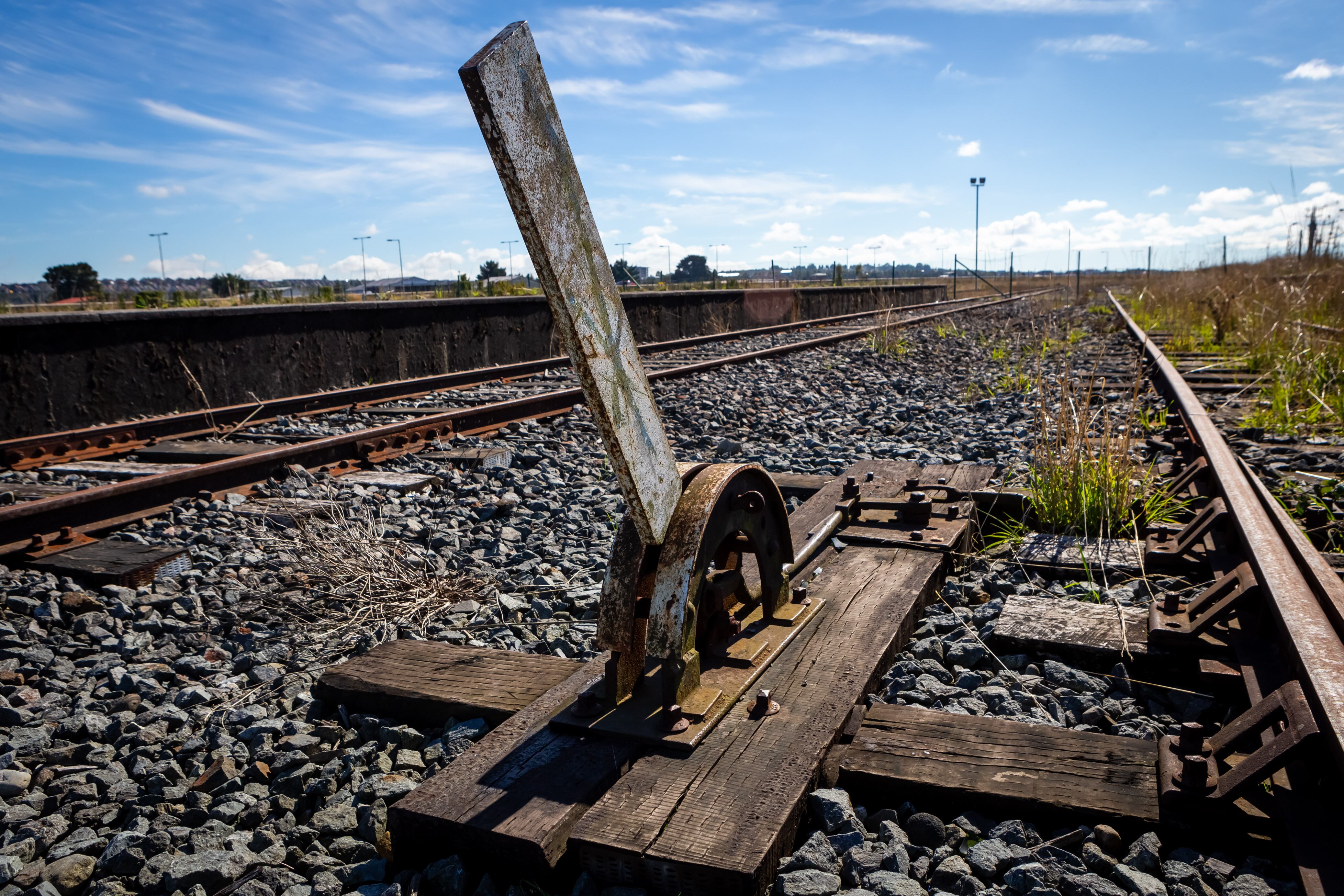 15 DE ABRIL 2021 / PUERTO MONTT Estación de Ferrocarriles La Paloma, actualmente en desuso y abandonada. Construida por la Empresa de Ferrocarriles del Estado (EFE) en 2005, fue inaugurada por el entonces Presidente Ricardo Lagos que tras su inauguración nunca mas funciono
FOTO: FELIPE CONSTANZO / AGENCIAUNO