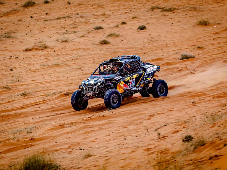 Rally Dakar 2026: “Chaleco” López y Lucas del Río siguen en la pelea por alcanzar el podio