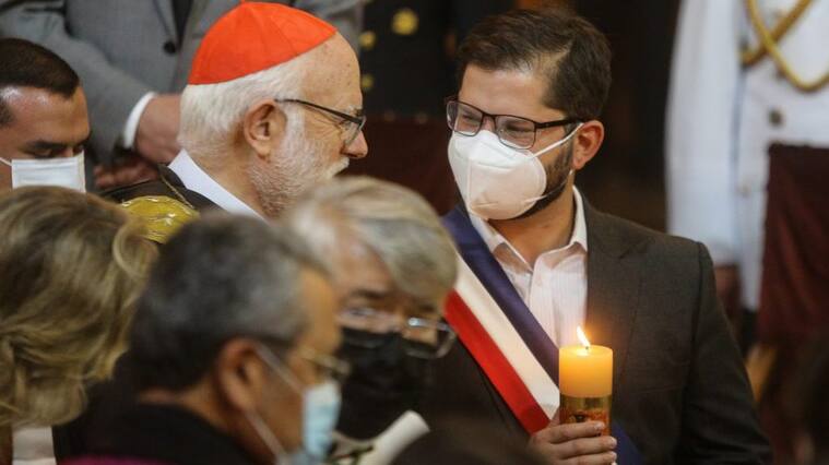 12 de MARZO de 2022/ SANTIAGOPresidente Gabriel Boric participa en la Ceremonia “Oración por Chile” organizada por el Arzobispado de Santiago en la Catedral metropolitana
FOTO: DIEGO MARTIN/AGENCIAUNO