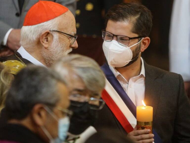 12 de MARZO de 2022/ SANTIAGOPresidente Gabriel Boric participa en la Ceremonia “Oración por Chile” organizada por el Arzobispado de Santiago en la Catedral metropolitana
FOTO: DIEGO MARTIN/AGENCIAUNO