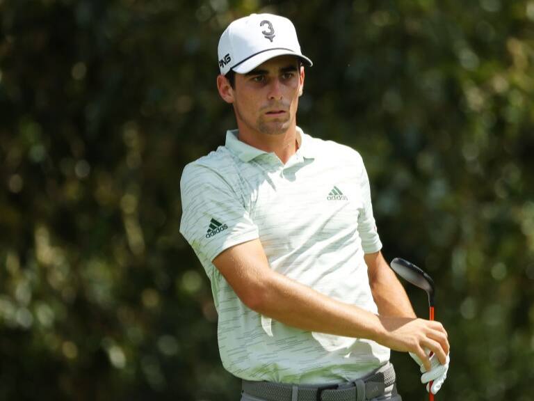 Joaquín Niemann logra un gran cierre de segunda ronda y sigue en batalla por el Tour Championship