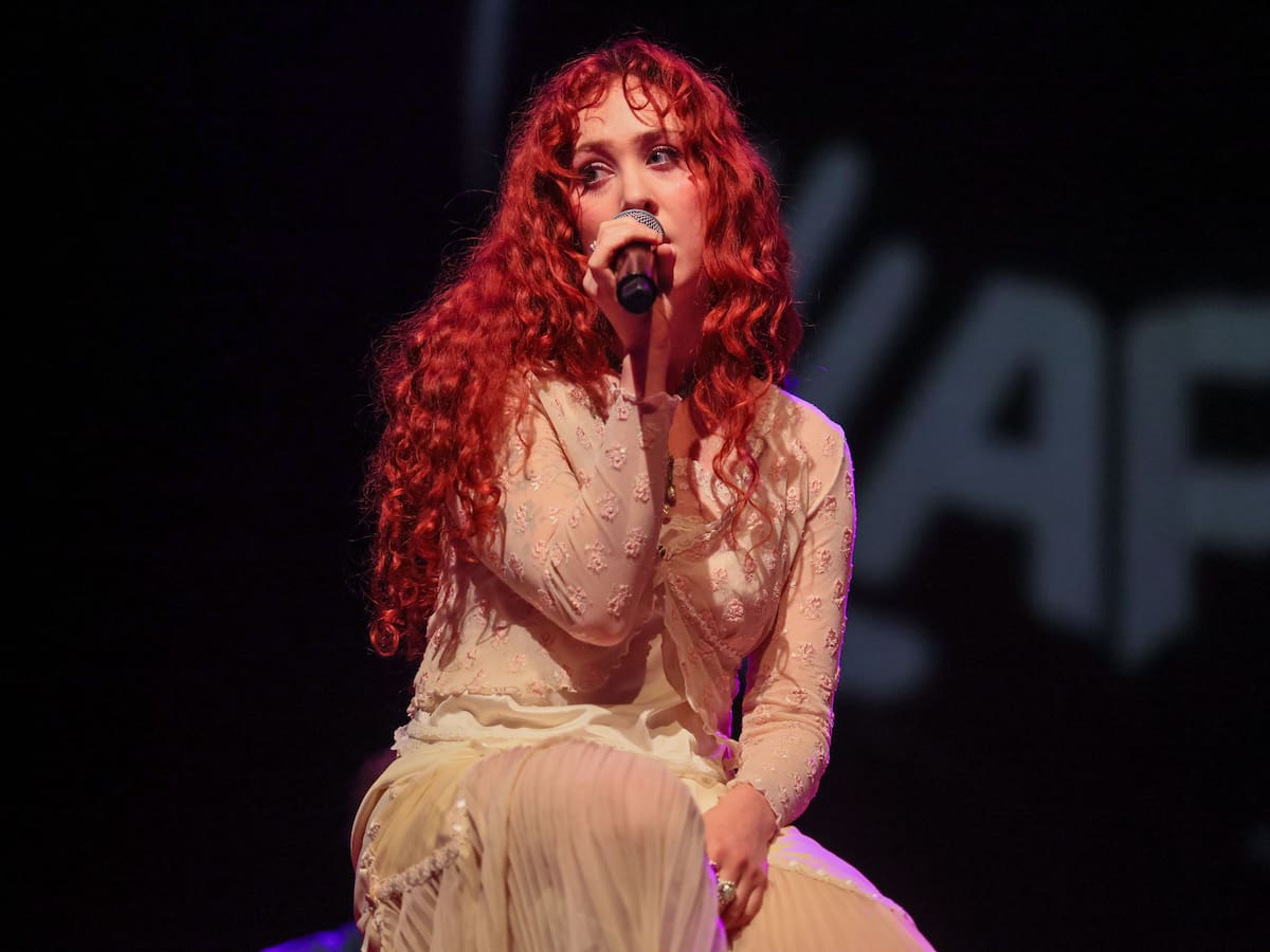 “Marcó a la generación LGBT”: los fanáticos chilenos hablan de la presentación de Chappell Roan en Lollapalooza Chile 2026