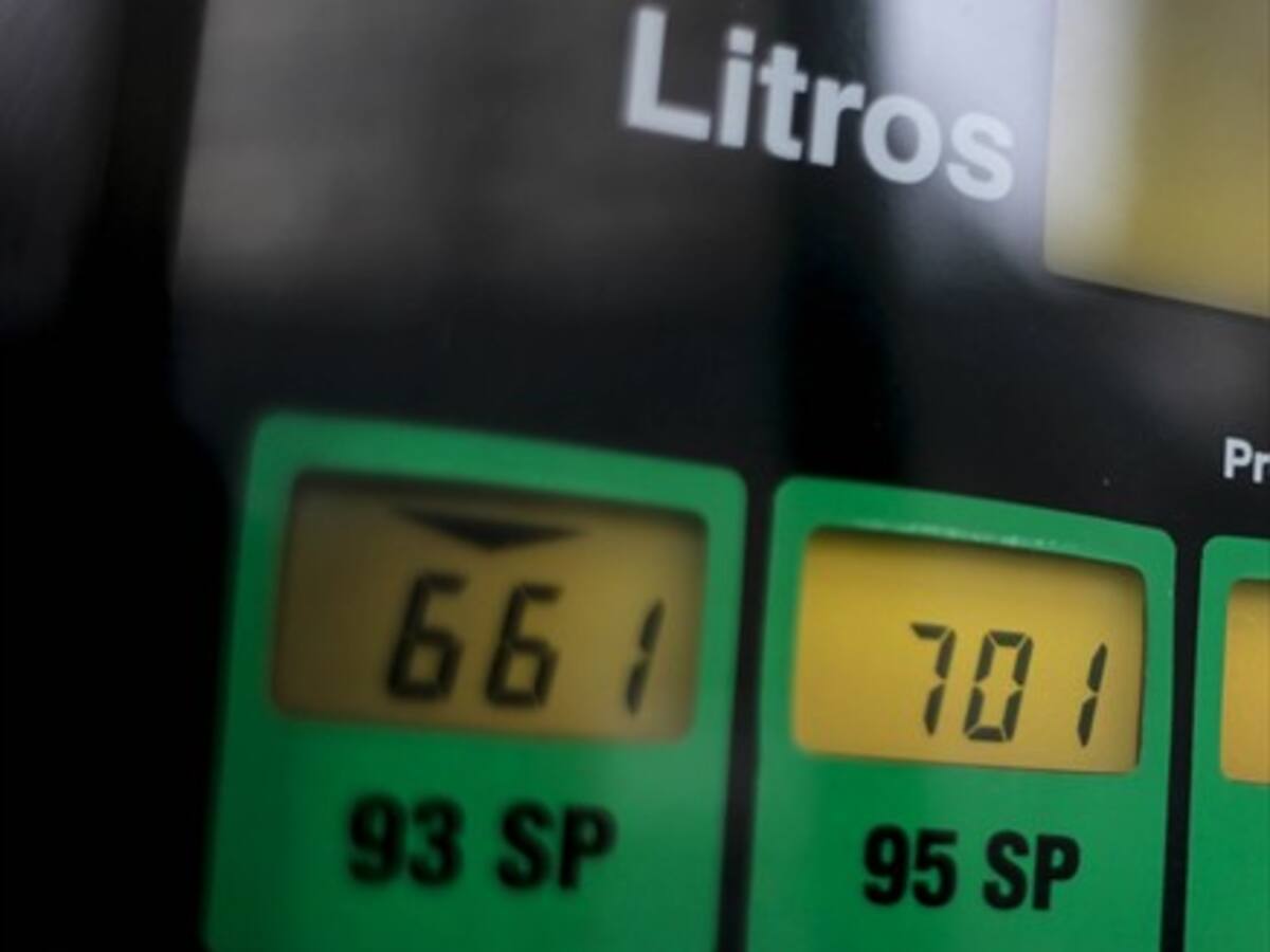 Por sexta semana consecutiva bajarán los precios de las bencinas