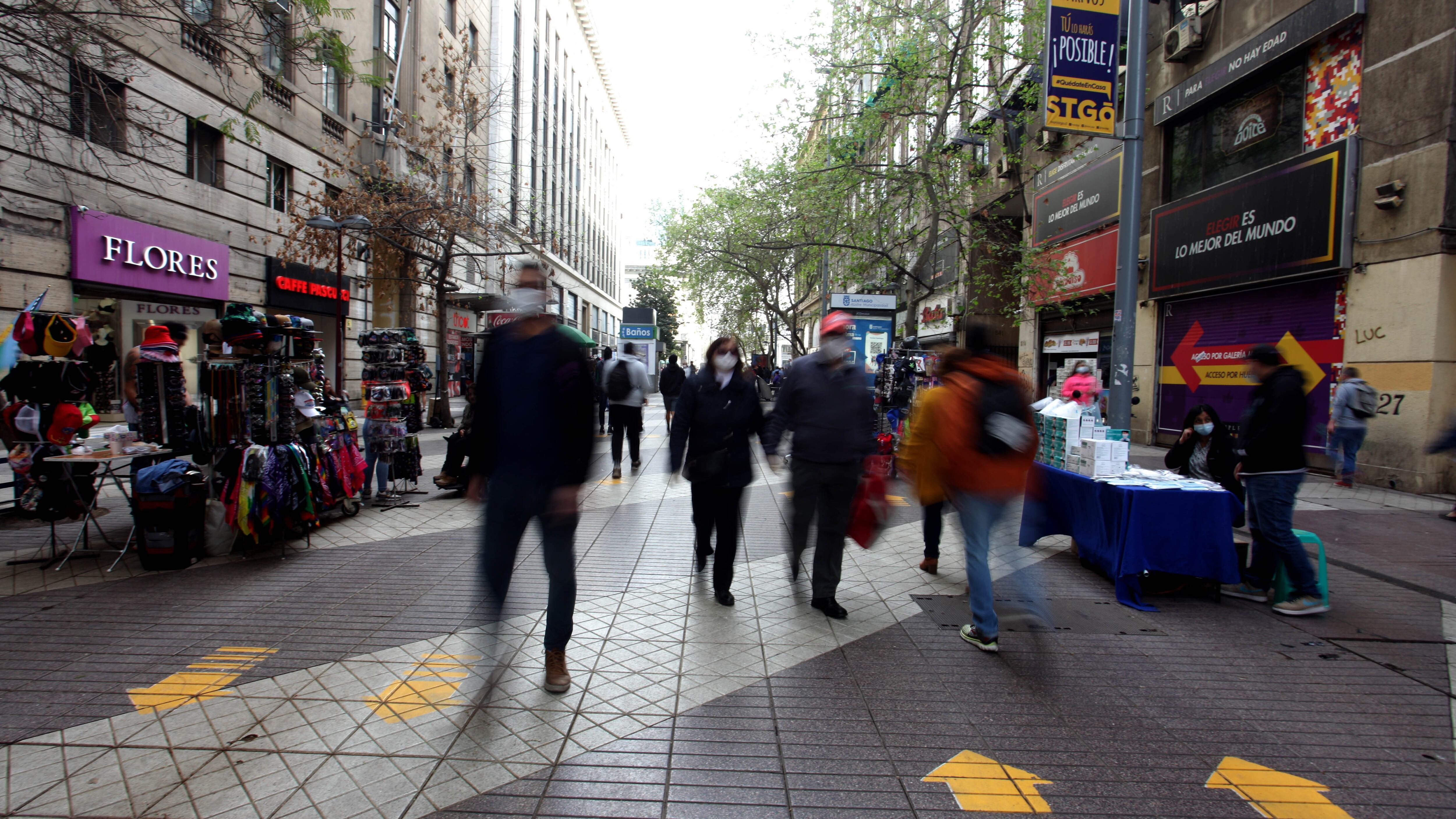 28 DE SEPTIEMBRE DE 2020/SANTIAGO
Personas transitan por Paseo Ahumada, duranta la reapertura de locales en Santiago Centro tras fase 3, Santiago.

 
FOTO: AILEN DÍAZ/AGENCIAUNO