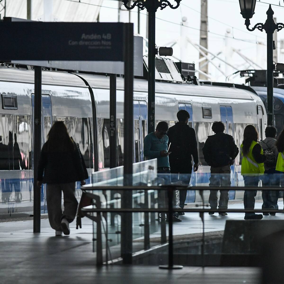 Hombre muere atropellado por tren Alameda-Nos: habría cruzado por la vía en la estación Pedro Aguirre Cerda