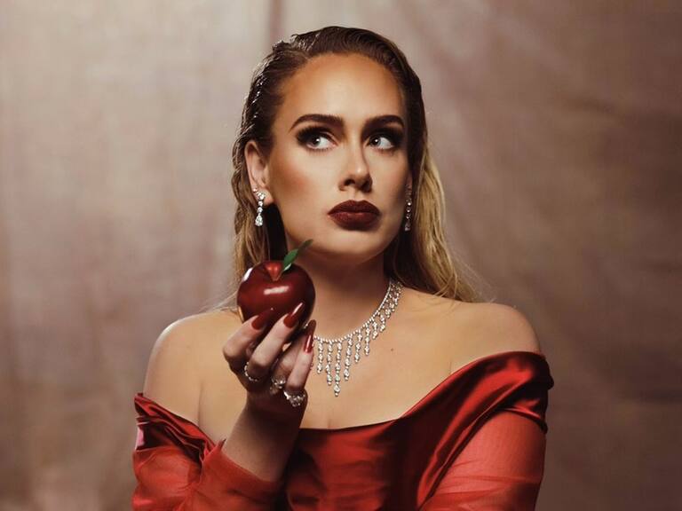 «Tambaleándose en el borde del cielo y el infierno»: Adele lanzó video oficial de su single “Oh My God”